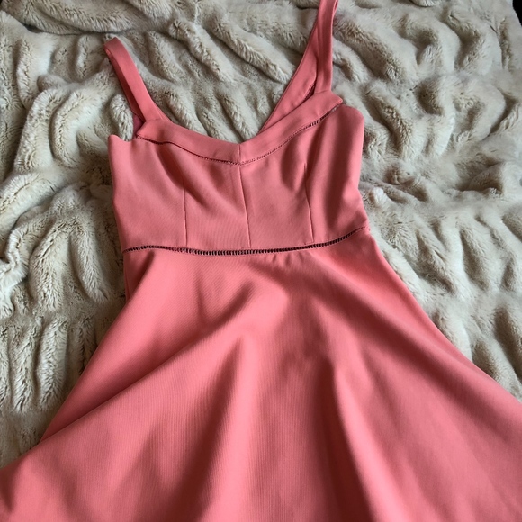 Elizabeth and James Dress - Picture 3 of 8